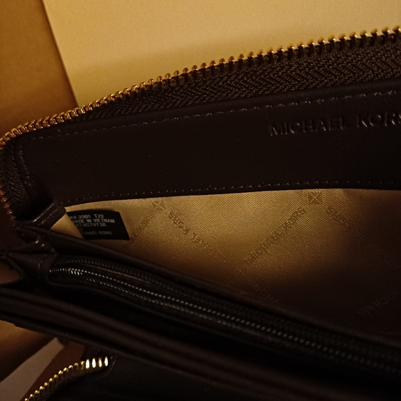 Michael Kors Brown and White Wallet,Authentic - Picture 4 of 10